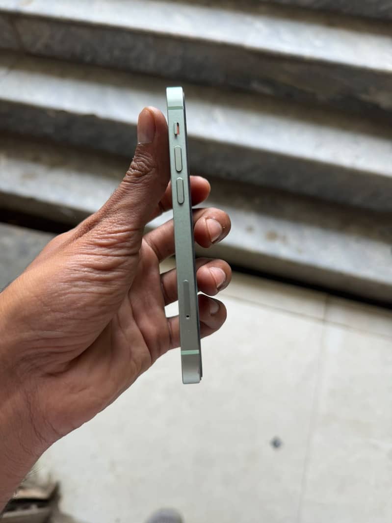 Apple iPhone 12 mini 3