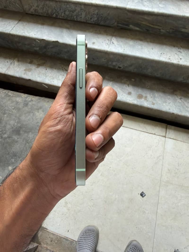 Apple iPhone 12 mini 4