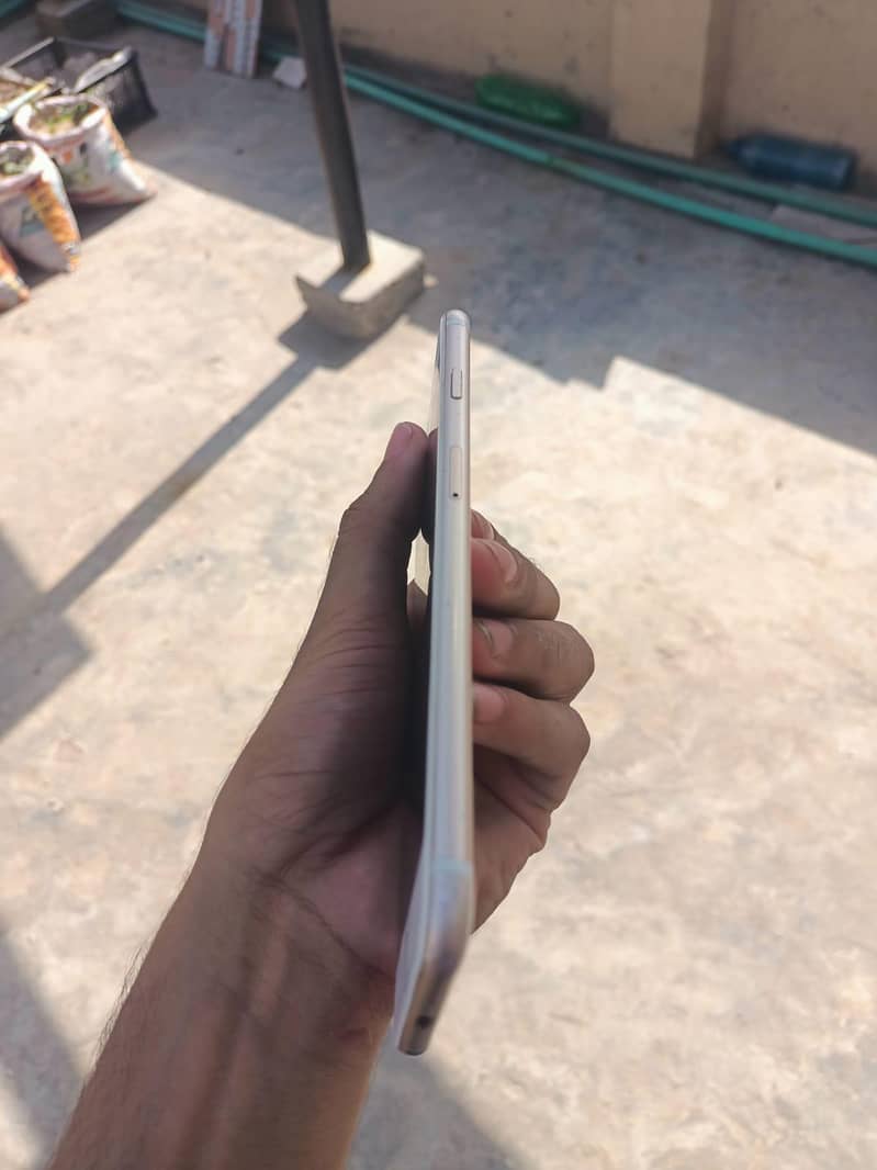 Apple iPhone 6 Plus 3