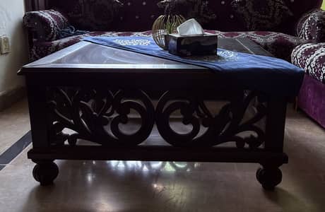 Premium quality center table for sale