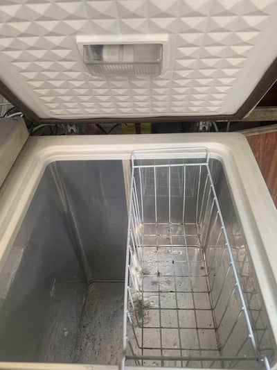 Dawlance 2 door deep freezer
