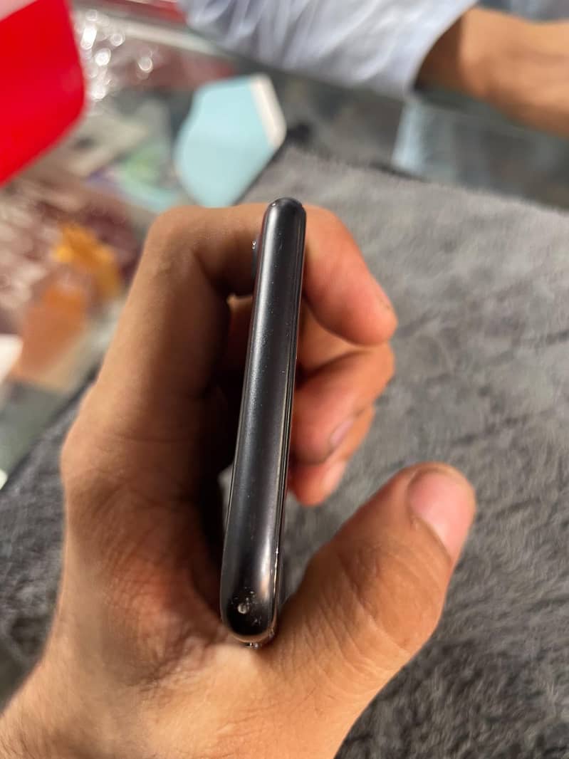 Apple iPhone 7 1