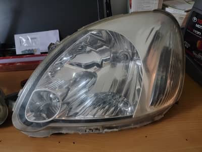Genuine vitz 2004 headlights 2