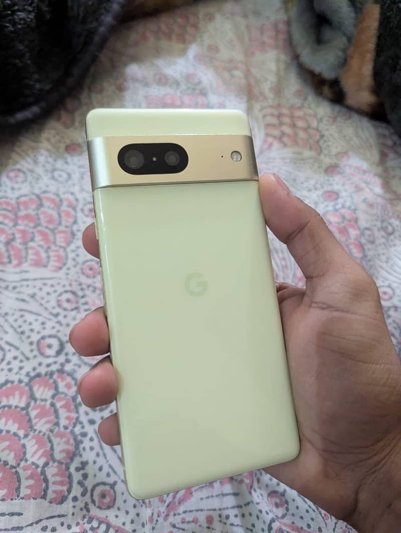 Google Pixel 7 4