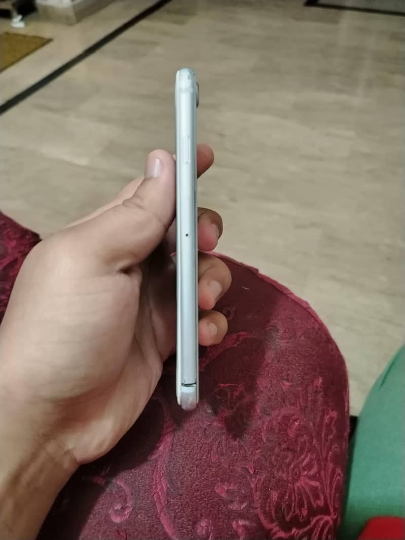Apple iPhone 8 0