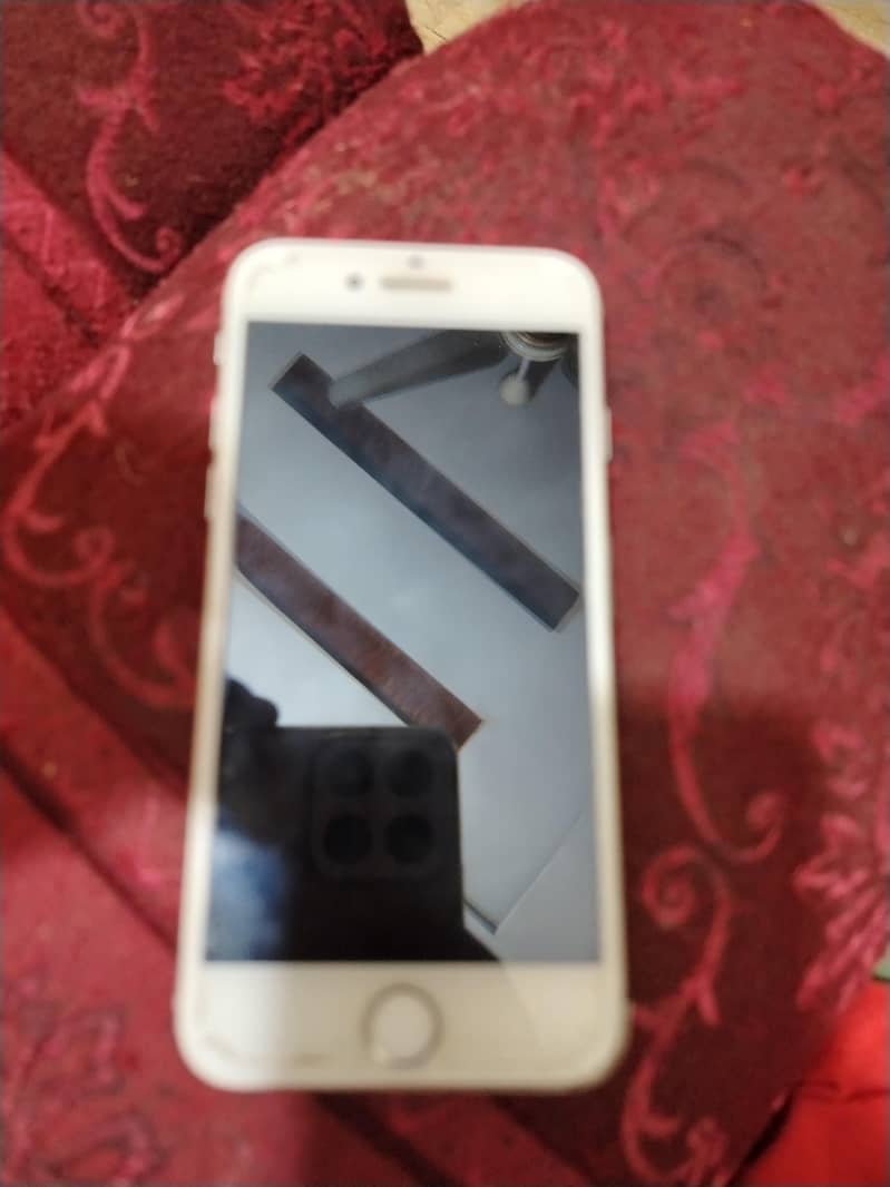 Apple iPhone 8 3