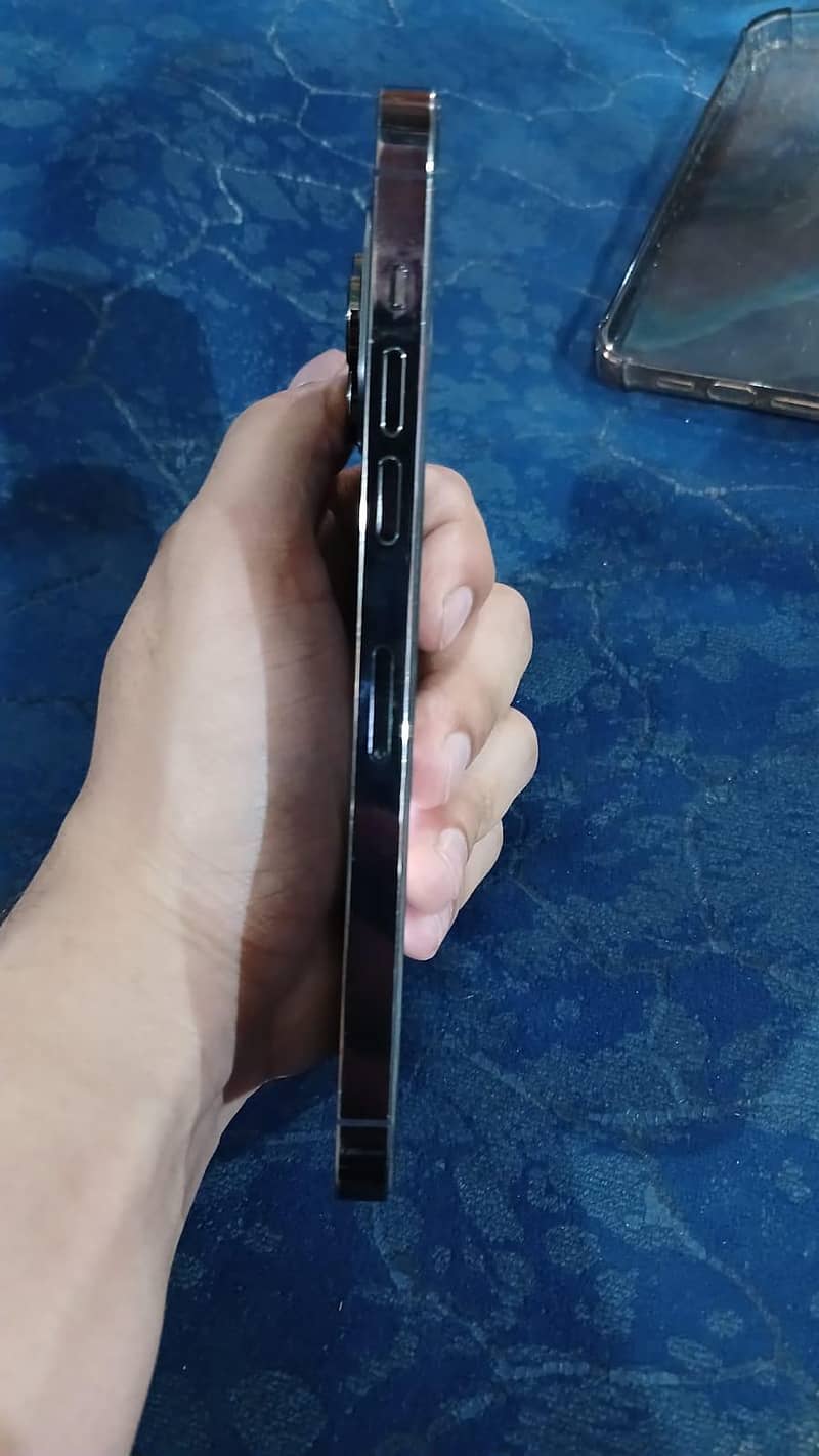 Apple iPhone 14 Pro Max 2