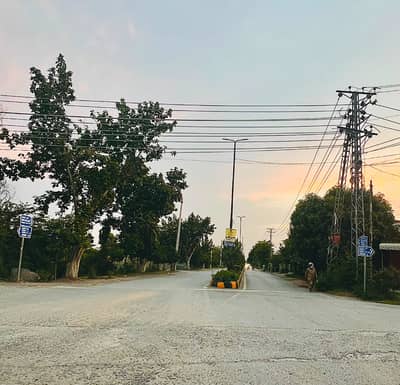 1 Kanal plot available for sale in regi model town(RMT) Zone 1