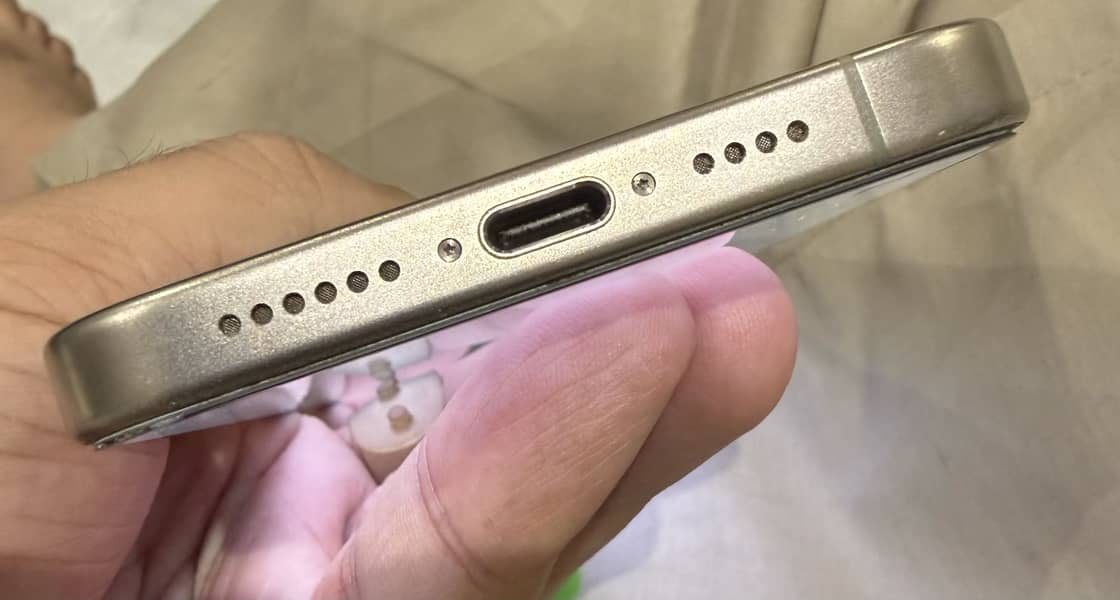 Apple iPhone 15 Pro Max 5
