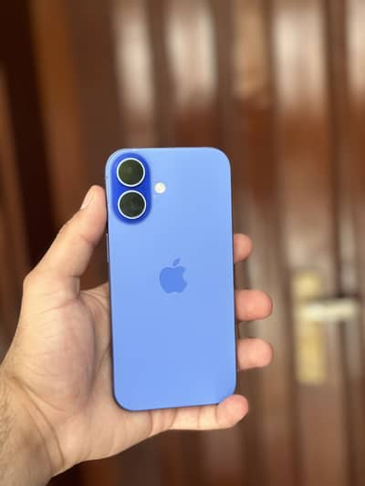 Apple iPhone 16