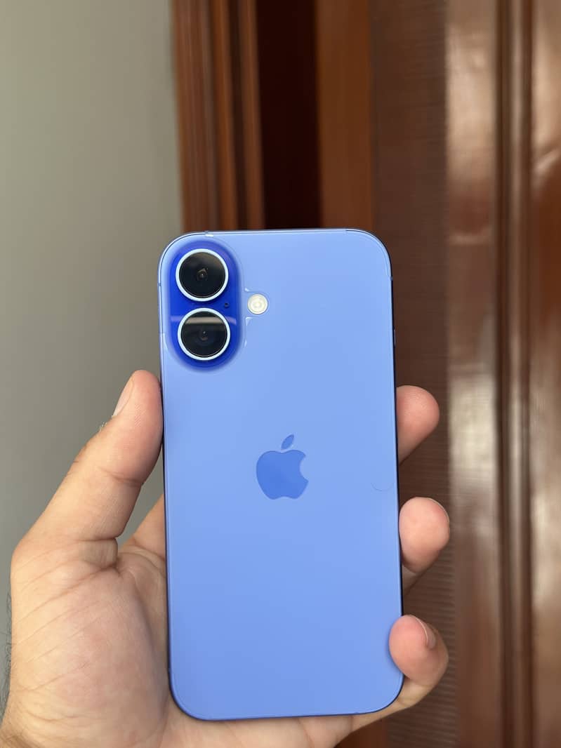 Apple iPhone 16 1