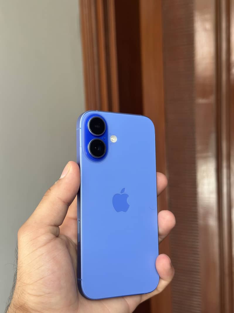 Apple iPhone 16 2