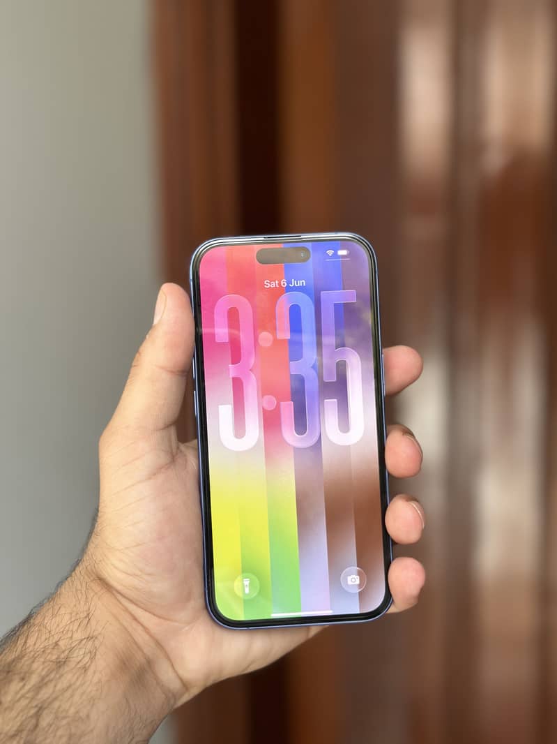 Apple iPhone 16 3