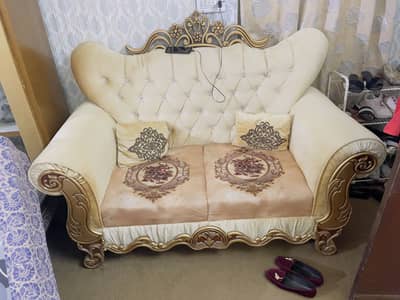 6 seater sofa set available