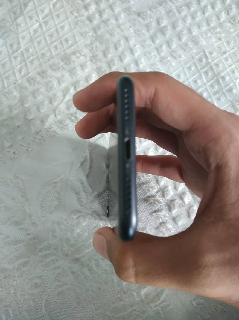 Apple iPhone 7 3