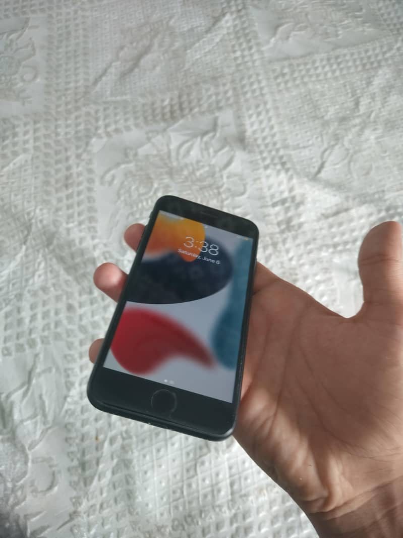 Apple iPhone 7 4