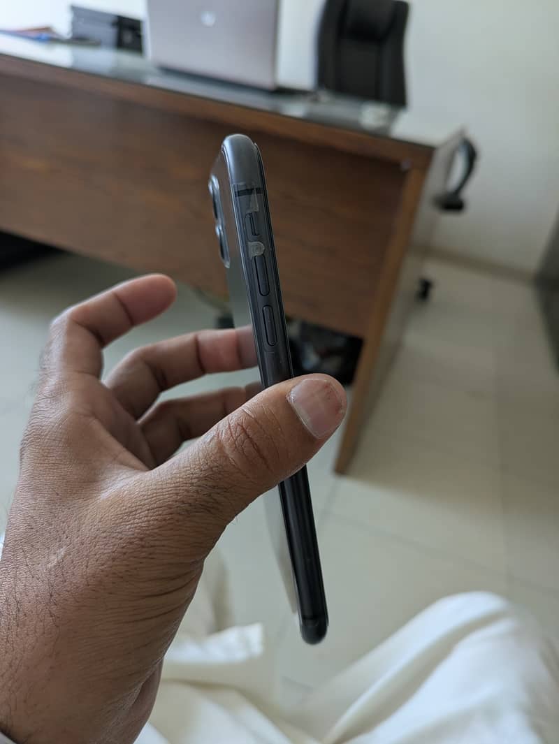 Apple iPhone 11 3