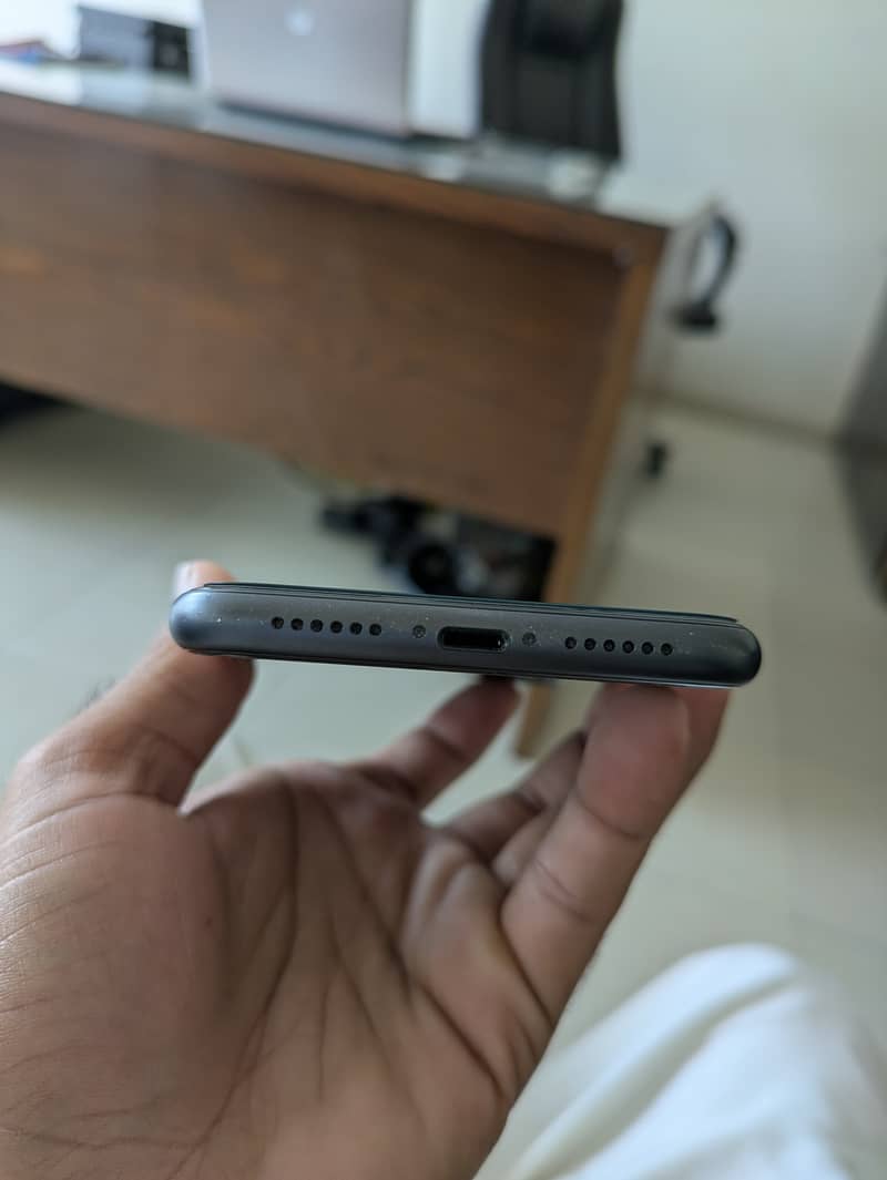 Apple iPhone 11 5
