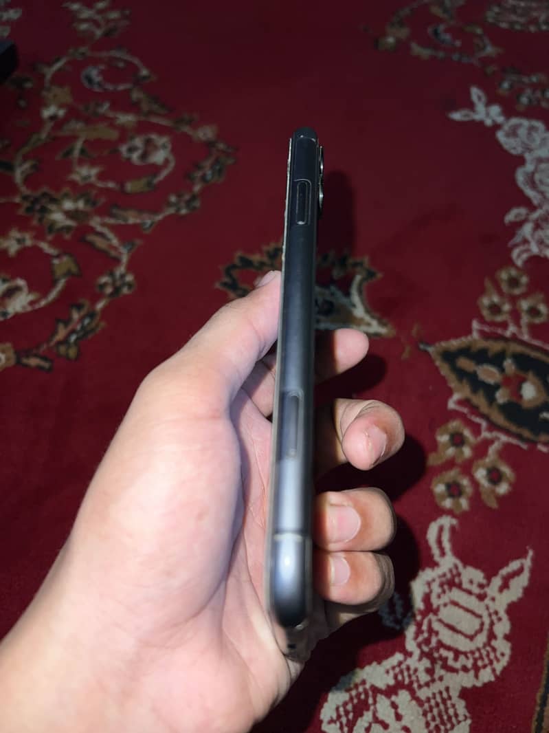 Apple iPhone 11 5