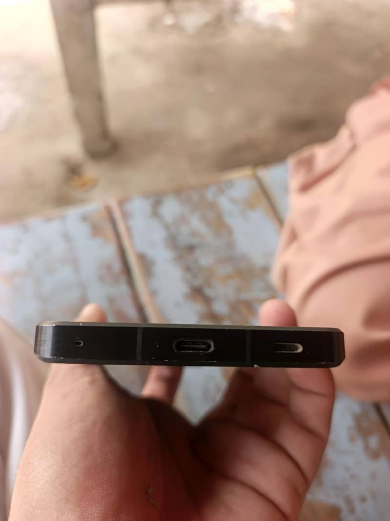 Sharp Aquos R7 1