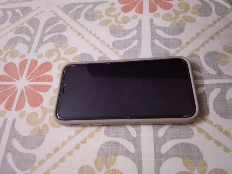 Apple iPhone 11 0