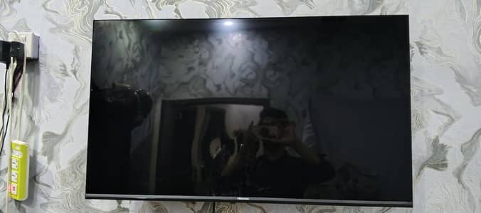 Hisense 43 A4g LED Screen break hai
