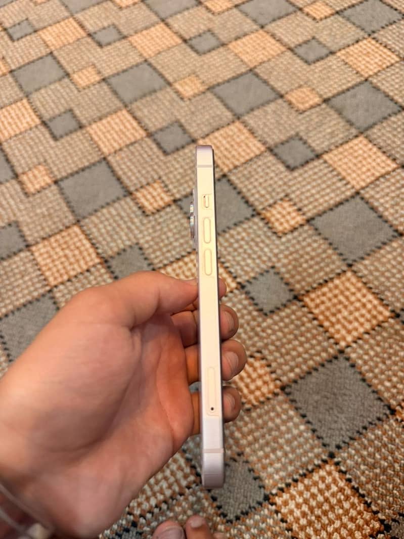 iPhone 13 JV 5