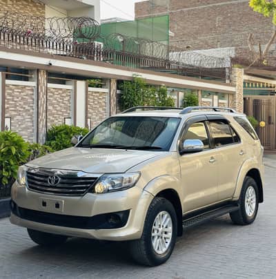Toyota Fortuner V 2013