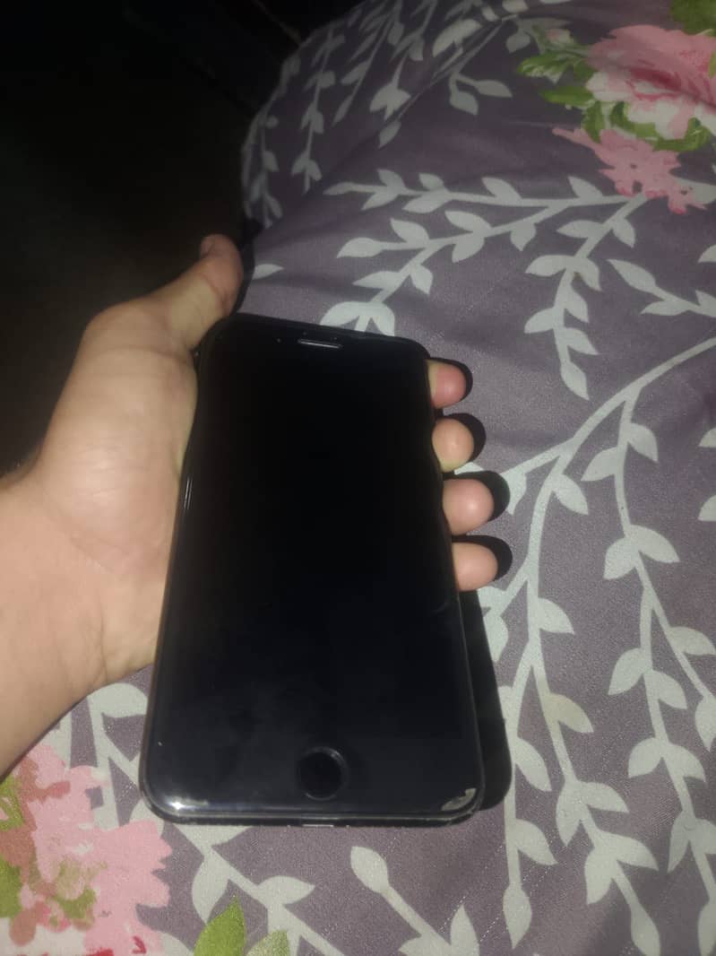 Apple iPhone 7 Plus 0
