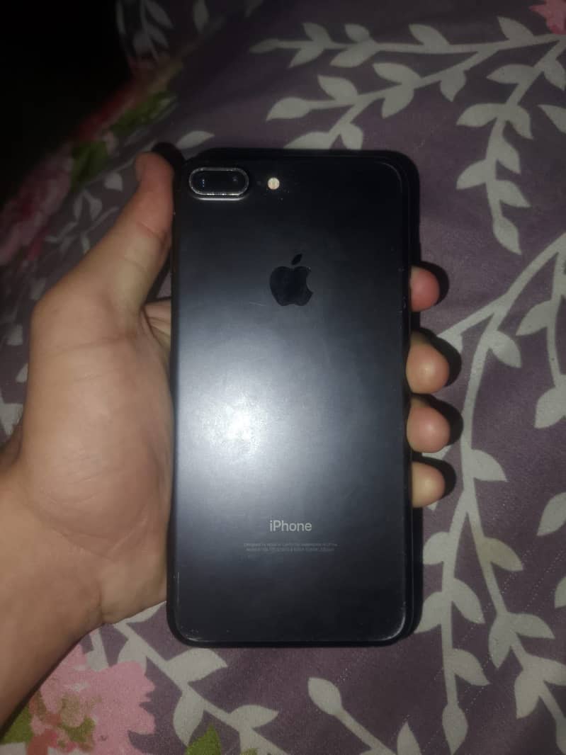Apple iPhone 7 Plus 1