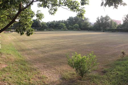 19 Marla Plot for Sale in D2 Block IEP Engineers Town Lahore | Prime Location | Demand 2.15 Crore