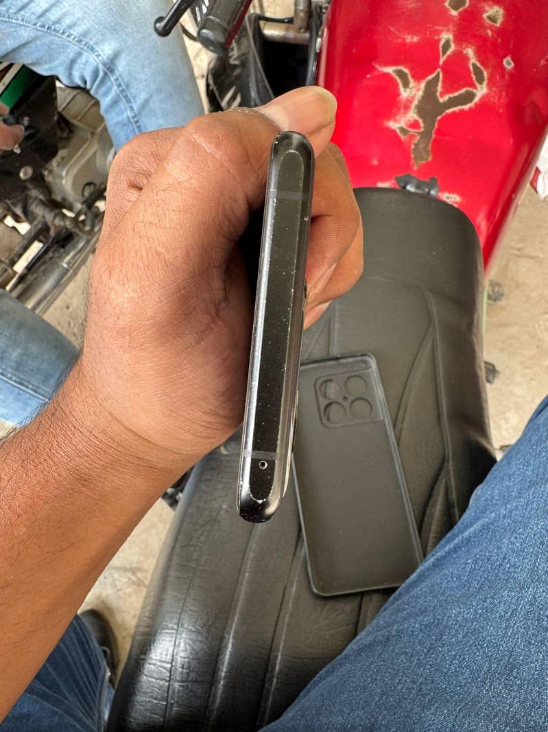 One Plus 10 Pro 5