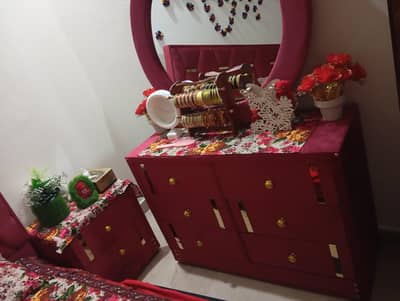 Bed Plus Sed Tables Or Dressing