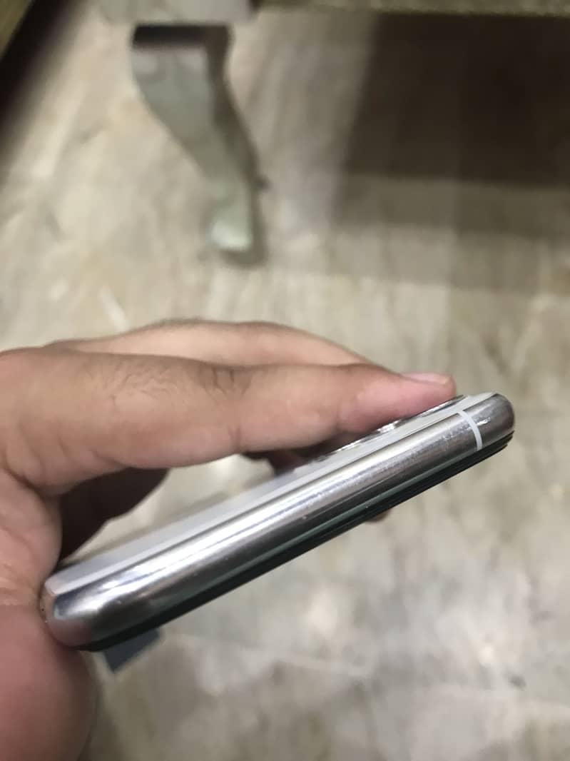 Iphone 11 pro max 2