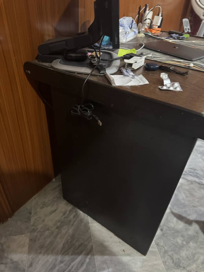 Study/computer table 4