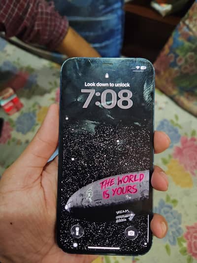 Apple iPhone 12