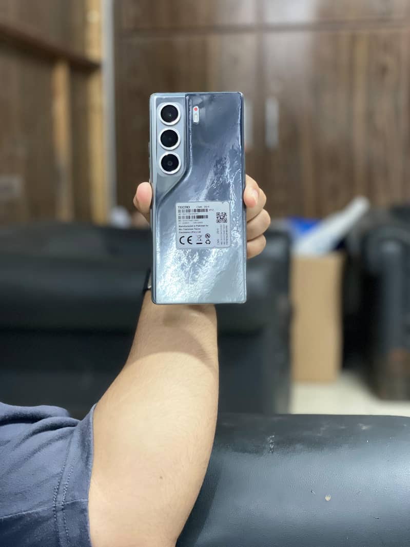 Tecno CAMON 40 Pro 0