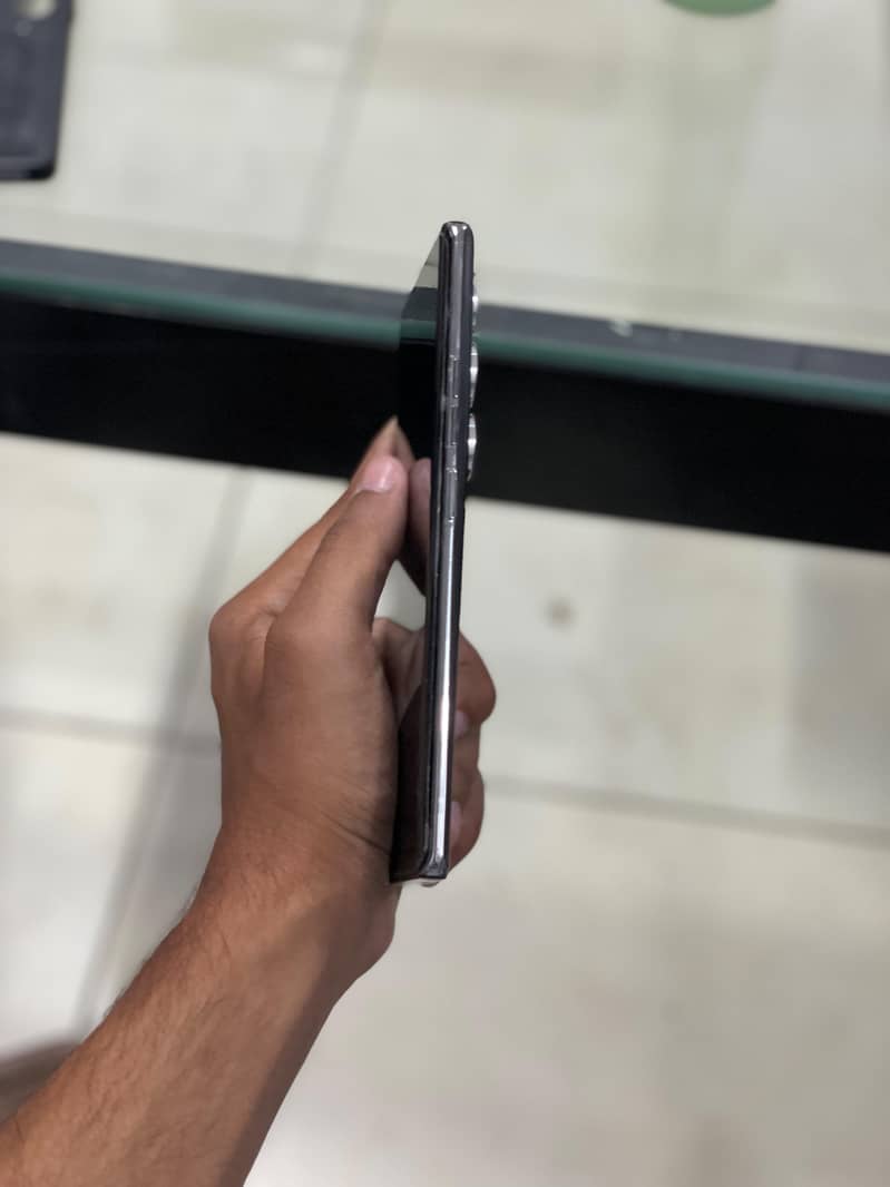 Tecno CAMON 40 Pro 4