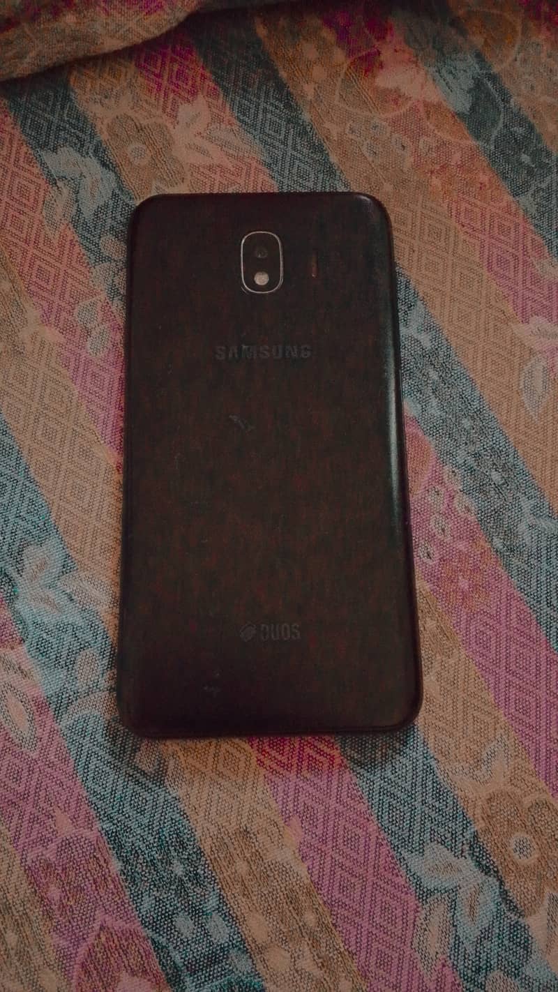 Samsung Mobile J4 3