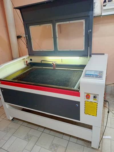 CO2 Laser cutting and engraving Machine