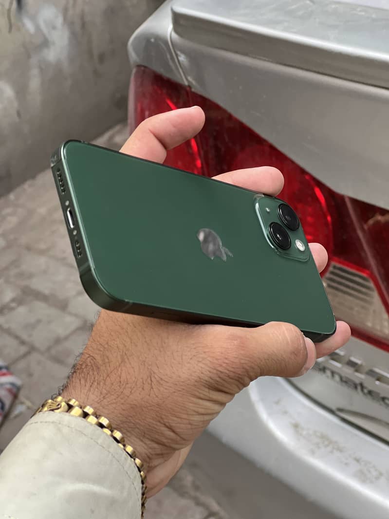 Apple iPhone 13 1