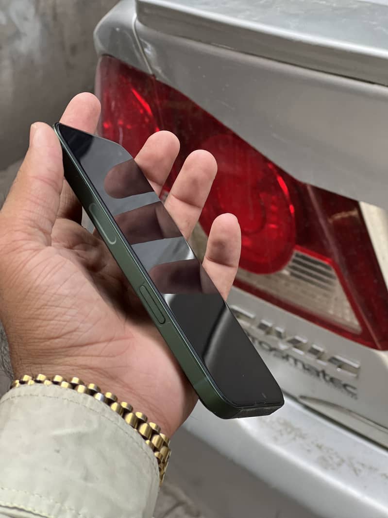 Apple iPhone 13 3