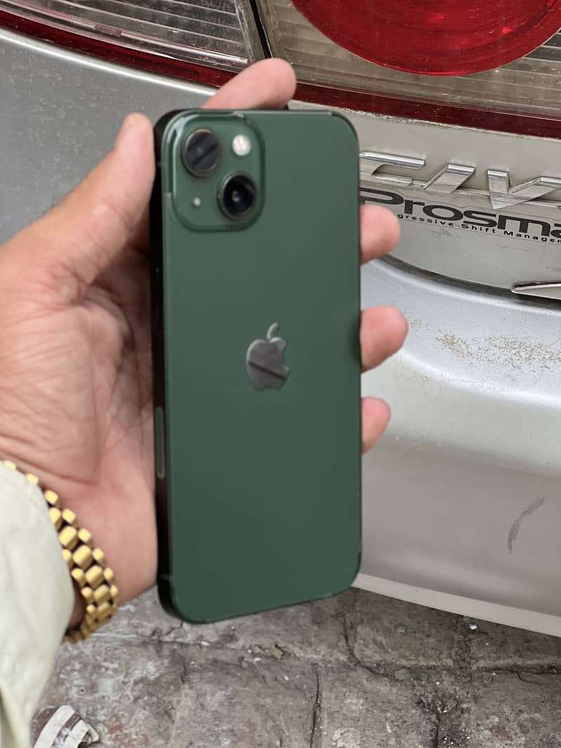 Apple iPhone 13 9