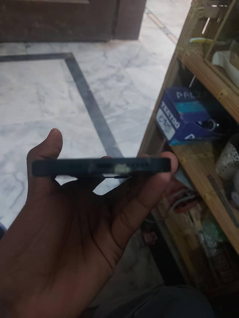 Apple iPhone 12 5