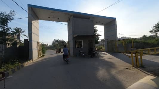 Corner Residential Plot Of 422 Square Yards Is Available For Sale