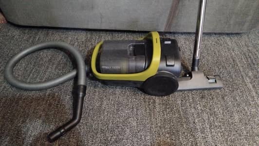 Panasonic Bagless Canister Vacuum Cleaner (MC-CL603)