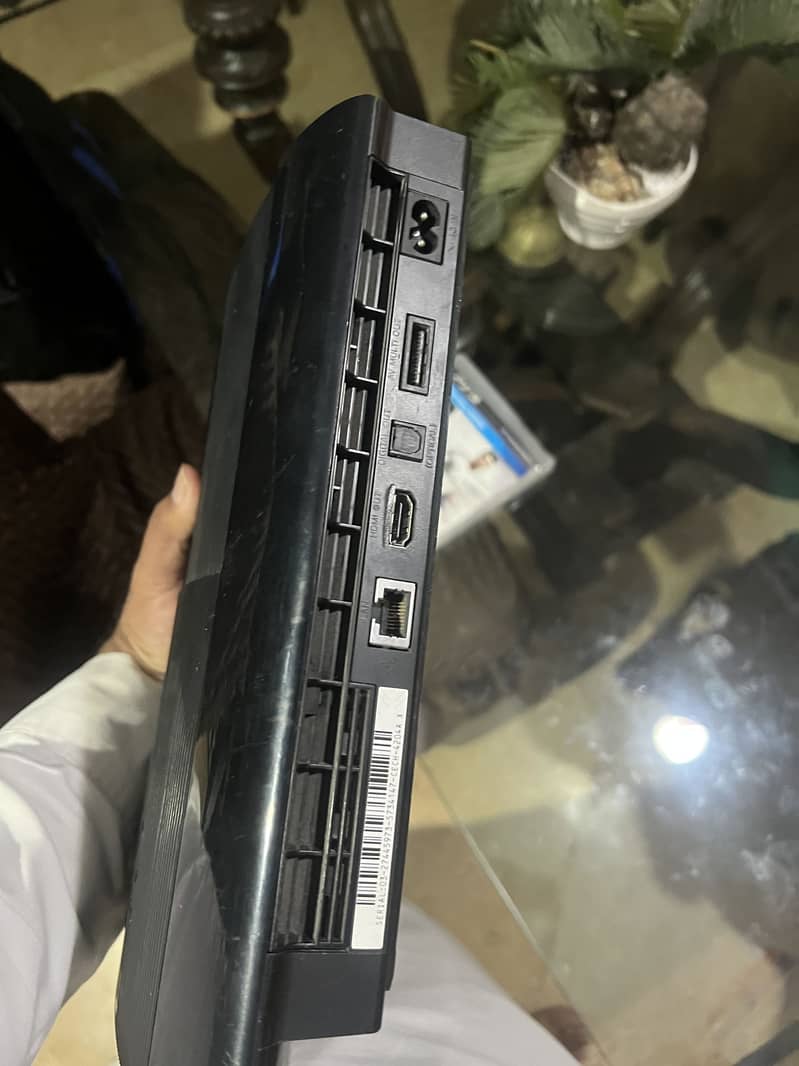 PS3 extra slim 1
