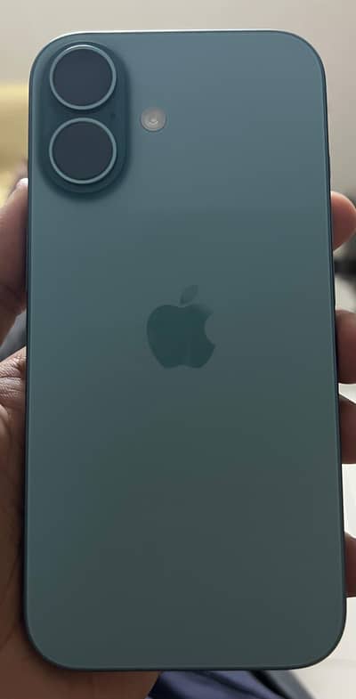 Apple 16 128GB 10/10 Condition. Official Warranty valid till Dec'26