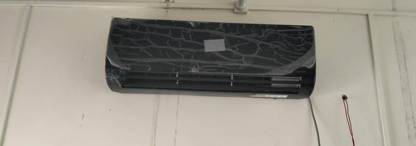 Haier Black Heat & Cool Split AC – Excellent Condition