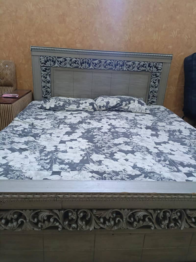 room bed 0